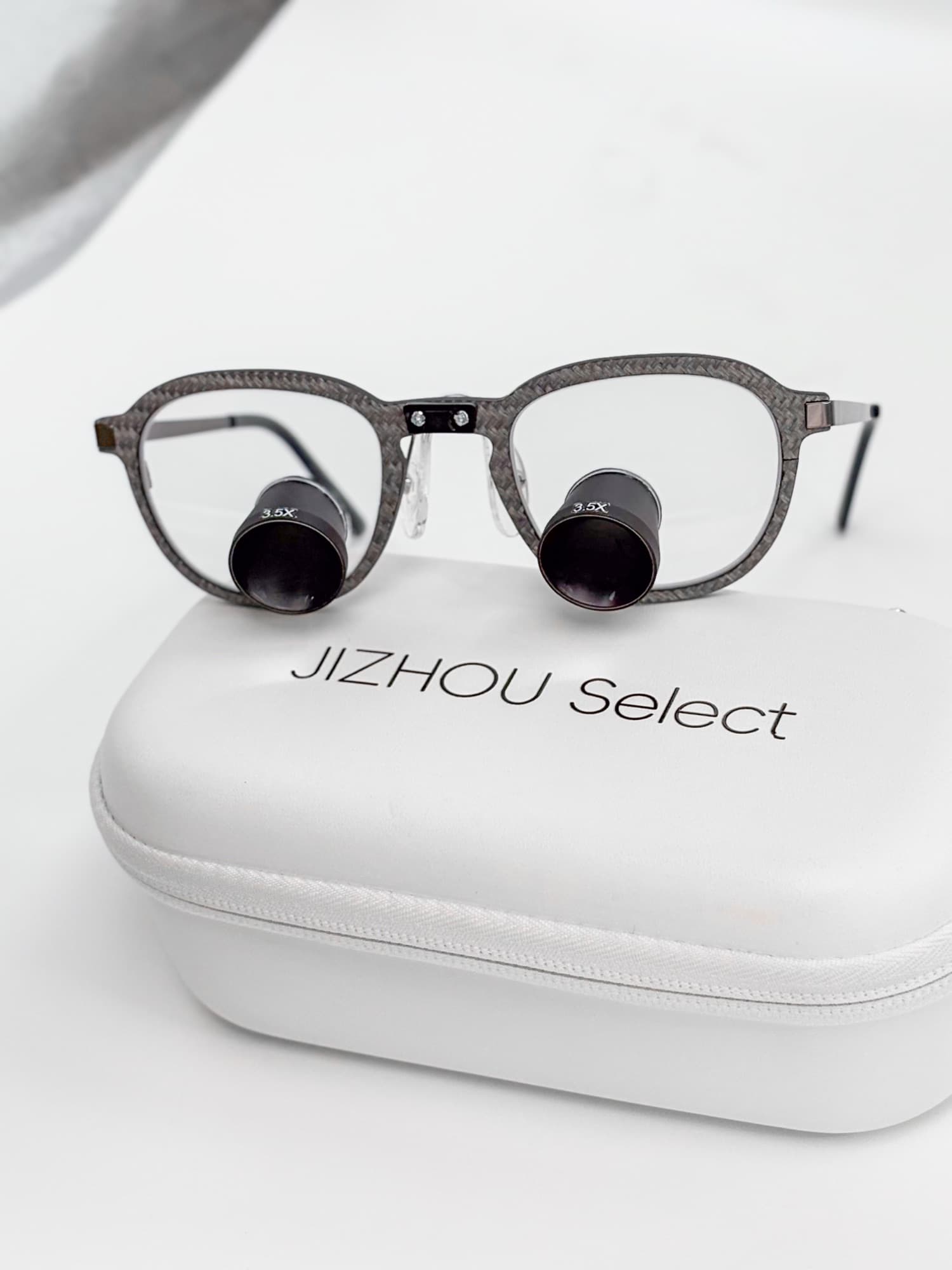 Side view of AcuView straight-through loupes